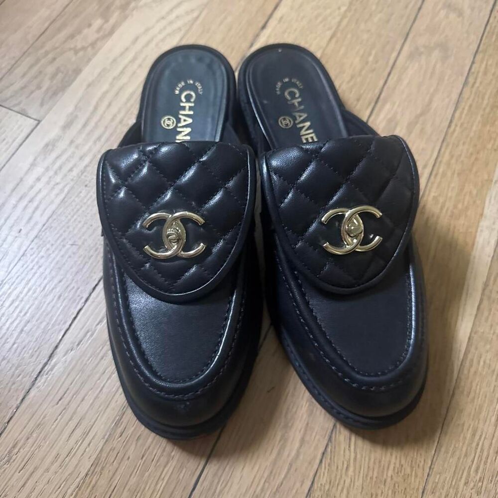 Chanel Women's Black Mules - Picture 5 of 5